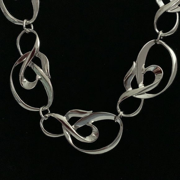 VTG 90’s AVON Silver Tone Spiral Necklace 17 1/2” Fish Hook Clasp Shiny - Picture 7 of 10